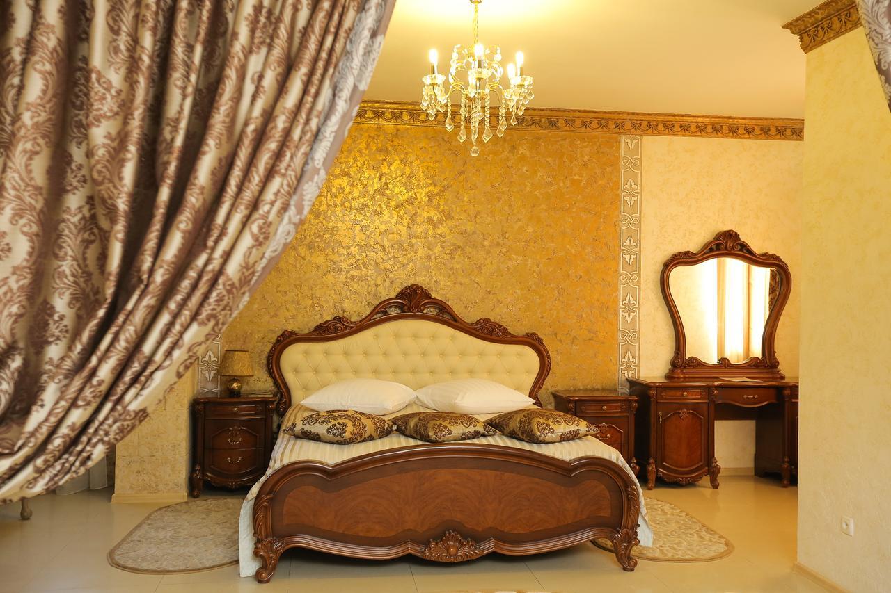 "Zolotoe Runo" Hotel Odessa Exterior photo